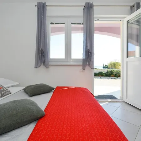 Im Erdgeschoss Fuer 2 Personen Apartament