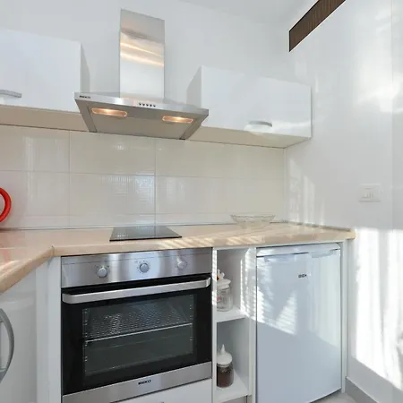 Im Erdgeschoss Fuer 2 Personen Apartment *