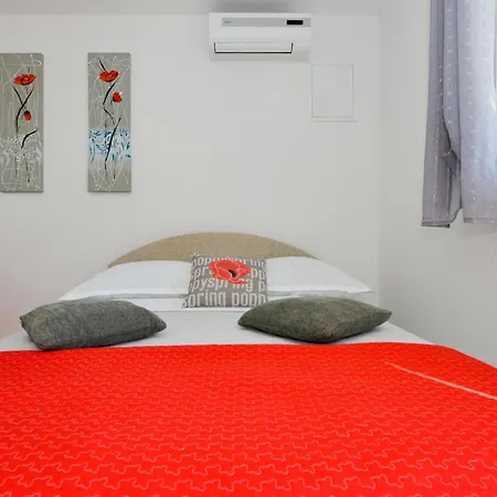 Studioapartment Fuer Zwei Personen Im Erdgeschoss * Vir